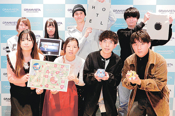 作品を制作した学生たち