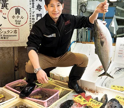 6代目社長 深井崇光さん