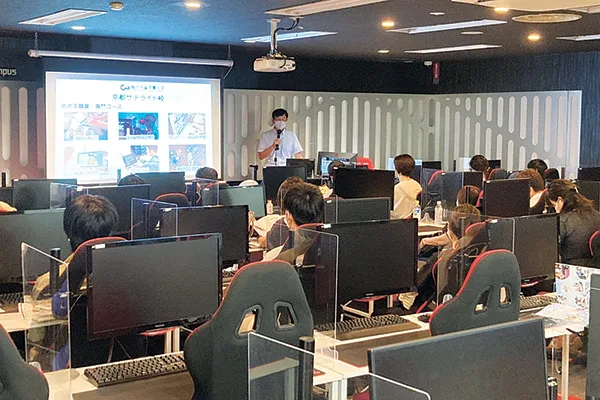 コミュニケーション能力も培われる「eスポーツコース」の授業