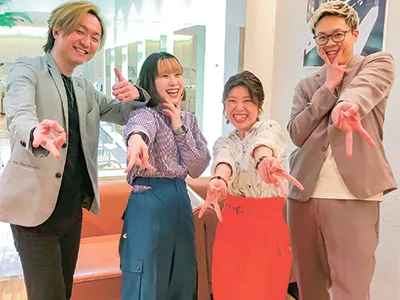 左から田尻真之助店長、酒井菜未さん、久松凌さん、木村恭幸さん