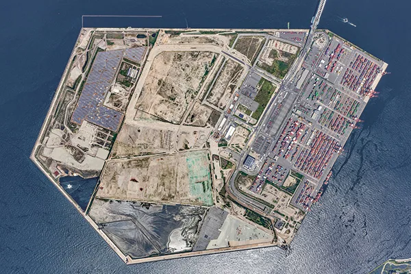 夢洲全景＝大阪市港湾局提供