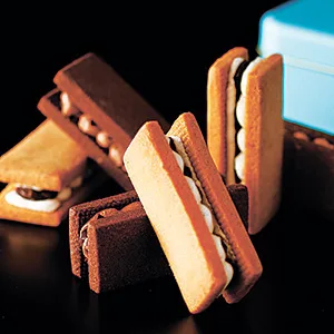 「SATSUKIレーズンサンド」(8個入)セット 6490円