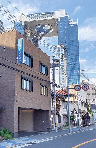 梅田スカイビルの近くにあるクリエイト大阪のオフィス