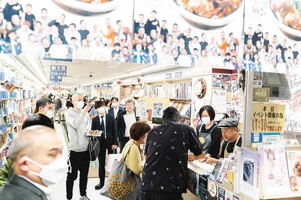 最新刊発刊記念でサイン会