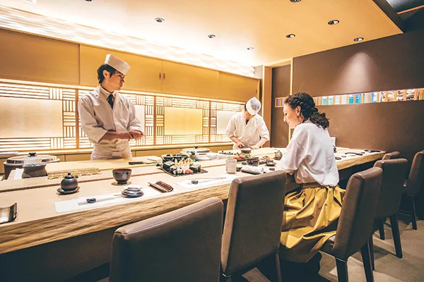 令和の「ソロ活」を考える