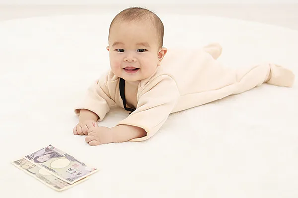 高所得世帯にメリット大きい　政府の児童手当拡充