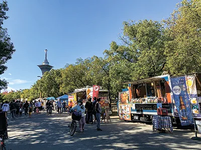 鶴見緑地パークセンター1