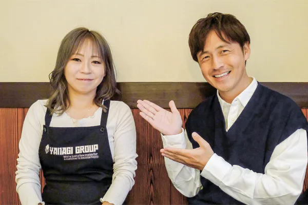 料理家 柳 店主 藤本由香さん(左)と守口支局編集長 U.K.(楠雄二朗)