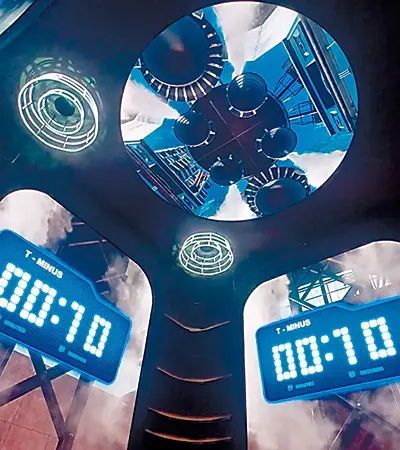 ケネディ宇宙センターから着想を得た展示。発射に向けカウントダウン、発射後は床が揺れ、大音響の没入体験ができる