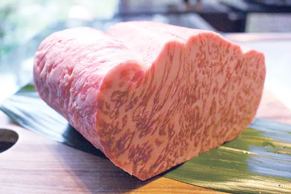 鮨×鉄板焼「彩（いろどり）