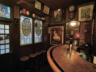 ステンドグラスが素敵なバー「北サンボア」