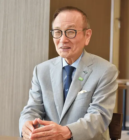 「行動と挑戦の中でしか、感性は育たない」と話す山本会長